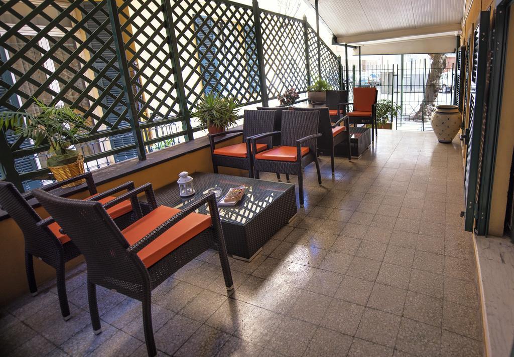 Hotel Bristol Лаваня Екстериор снимка