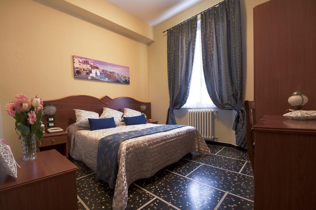 Hotel Bristol Лаваня Екстериор снимка