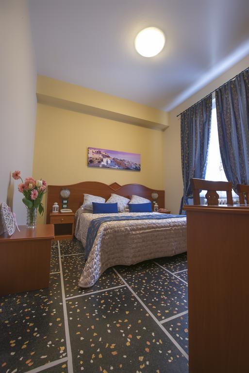 Hotel Bristol Лаваня Екстериор снимка